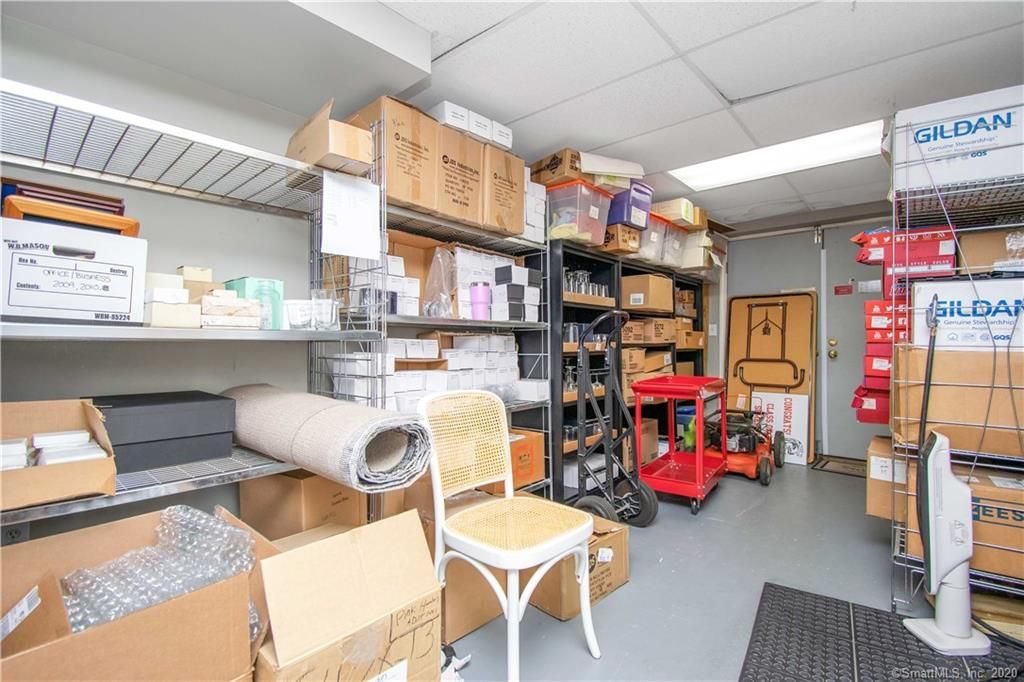 492 Enfield St, Enfield, CT 06082